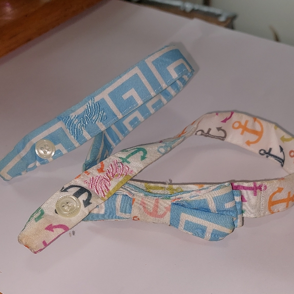Fraternity Collection Blue and Multicolor KidsSunglass Holder . Measures At 22"